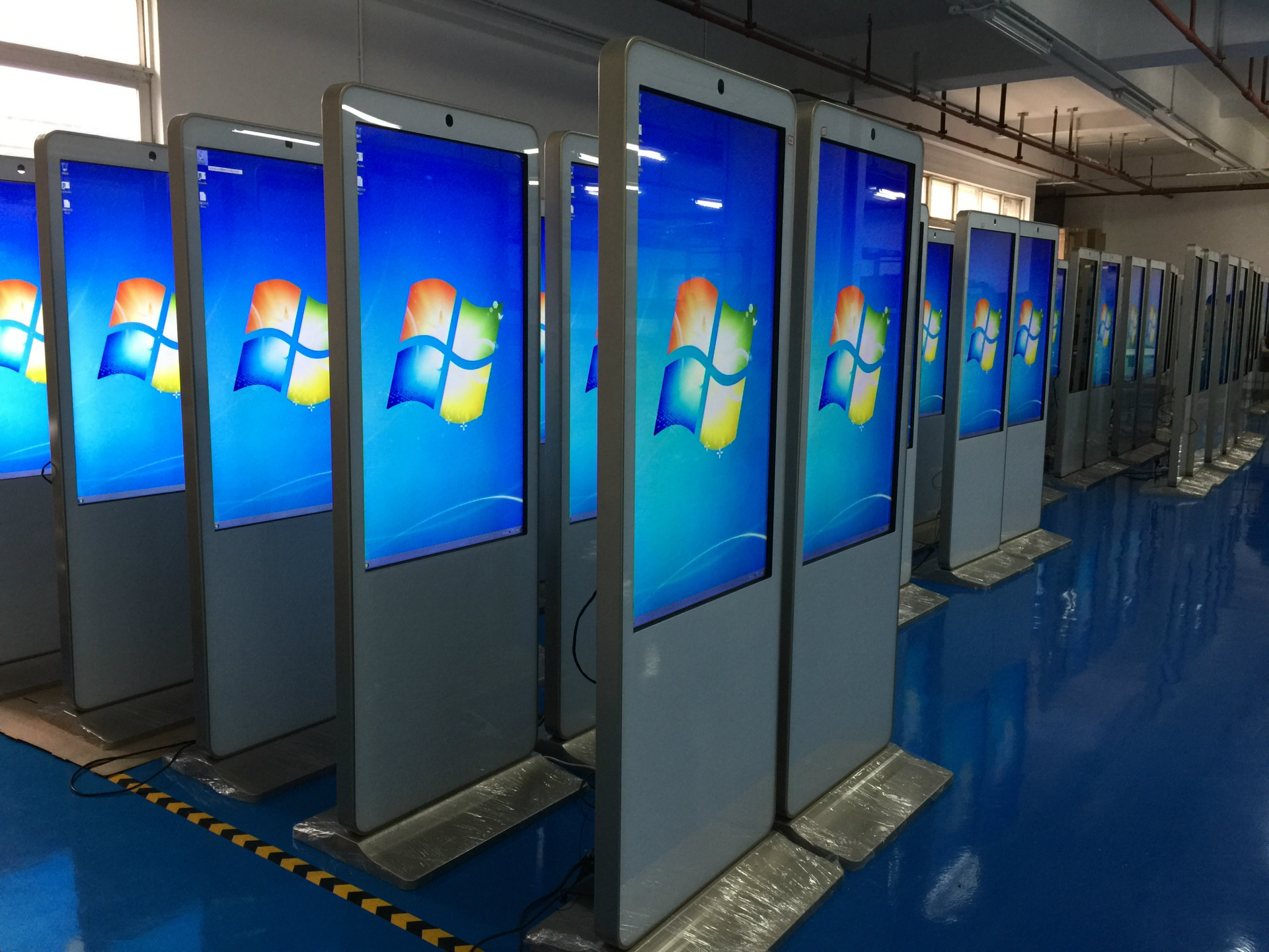 觸摸一體機(jī)